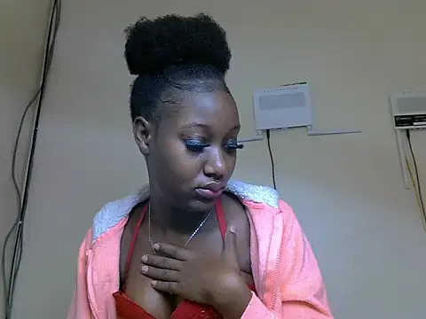 Snapshot of Pretty_kitty48 chatting on 06-27-26, 12:55 Pretty kitty48 online show from 06-27-26, 12:55