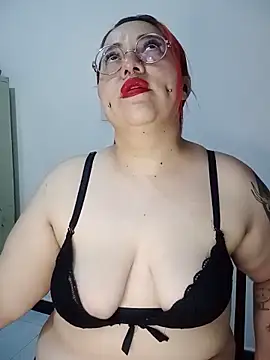 bruja sscarlata online show from 06-06-26, 02:27