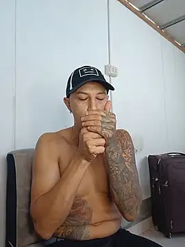 Andreesr online show from 06-26-26, 02:54