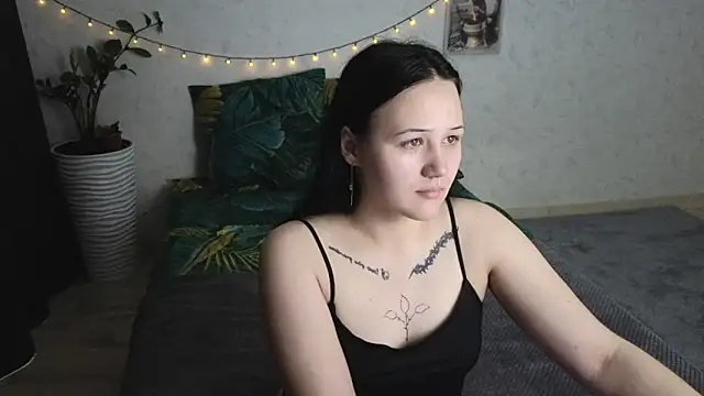 Tori cute online show from 06-15-26, 02:25