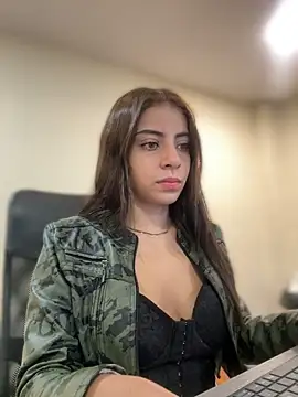 Hanna Cruz  online show from 06-04-26, 02:01