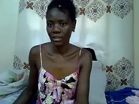 Snapshot of PetiteMelaninn chatting on 06-03-26, 12:52 PetiteMelaninn online show from 06-03-26, 12:52