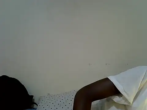 Snapshot of PetiteMelaninn chatting on 06-23-26, 11:30 PetiteMelaninn online show from 06-23-26, 11:30