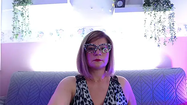 Snapshot of Samantha_Brm chatting on 05-25-26, 08:26 Samantha Brm online show from 05-25-26, 08:26