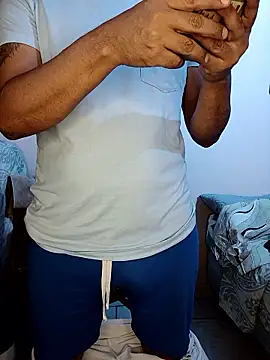 Snapshot of EryckSet chatting on 06-18-26, 01:37 EryckSet online show from 06-18-26, 01:37