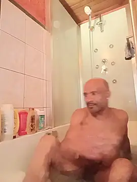 Snapshot of tropical57 chatting on 06-10-26, 12:26 tropical57 online show from 06-10-26, 12:26
