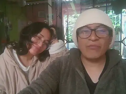 Snapshot of Carla_and_Ivan chatting on 06-09-26, 07:58 Carla and Ivan online show from 06-09-26, 07:58