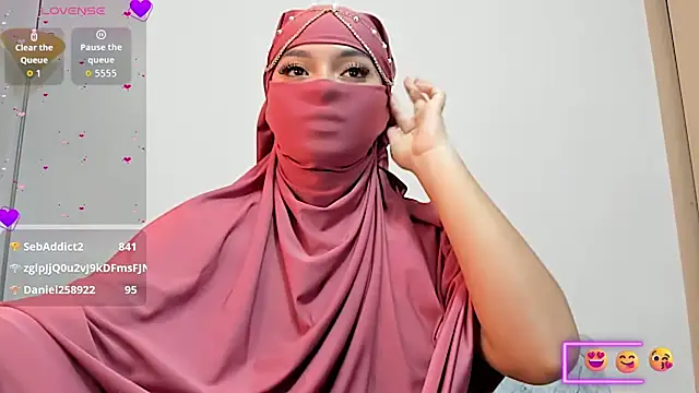 Snapshot of Samira_1 chatting on 06-01-26, 08:43 Samira 1 online show from 06-01-26, 08:43