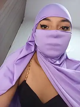Snapshot of Samira_1 chatting on 06-17-26, 10:00 Samira 1 online show from 06-17-26, 10:00