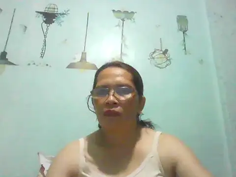 momshe2026 online show from 06-10-26, 01:54