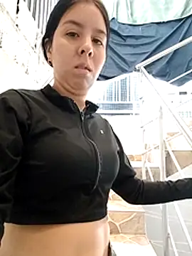 HOTANDSKINNY online show from 06-29-26, 11:21