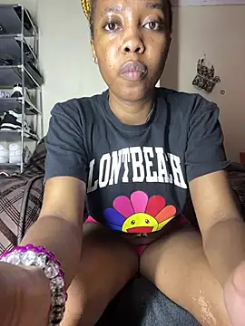 Snapshot of Sweet_Linah1 chatting on 06-25-26, 02:32 Sweet Linah1 online show from 06-25-26, 02:32