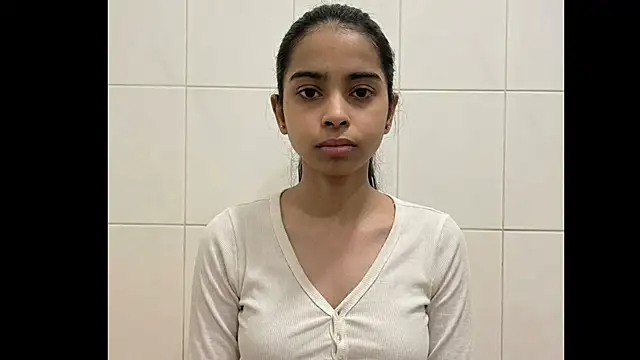 Snapshot of Snowkirti_96 chatting on 05-20-26, 12:55 Snowkirti 96 online show from 05-20-26, 12:55