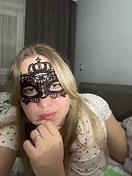 MarieHeartt online show from 06-11-26, 06:39