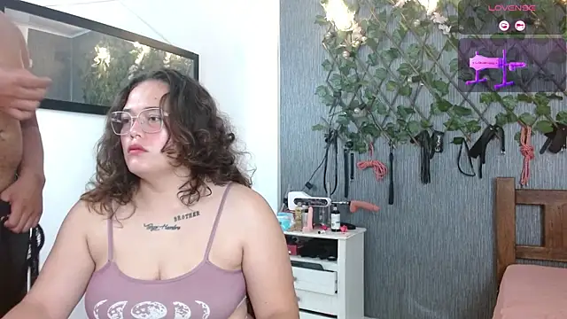 Snapshot of Big_Hard_Sofia chatting on 06-04-26, 02:01 Big Hard Sofia online show from 06-04-26, 02:01