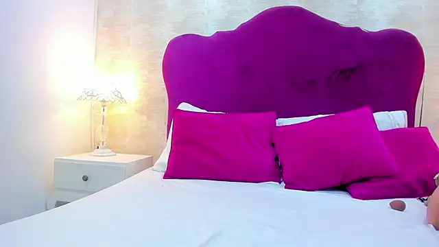 Snapshot of AlexaGill chatting on 06-10-26, 06:51 AlexaGill online show from 06-10-26, 06:51