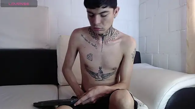 Snapshot of badboy-fox chatting on 06-15-26, 03:58 badboy-fox online show from 06-15-26, 03:58