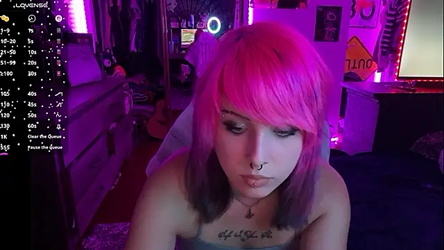 Snapshot of Goth_Violet chatting on 05-21-26, 02:40 Goth Violet online show from 05-21-26, 02:40