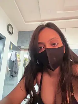 Snapshot of livia_dolls chatting on 06-18-26, 10:30 livia dolls online show from 06-18-26, 10:30