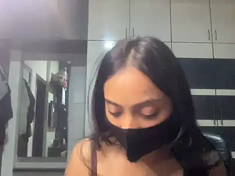 Snapshot of livia_dolls chatting on 06-25-26, 10:14 livia dolls online show from 06-25-26, 10:14