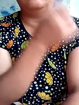 Snapshot of Bong_sexy chatting on 06-18-26, 12:33 Bong sexy online show from 06-18-26, 12:33