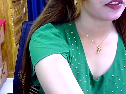 Snapshot of Adiba_Obu_20 chatting on 06-10-26, 04:50 Adiba Obu 20 online show from 06-10-26, 04:50