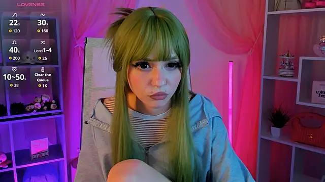 YunaLeaf online show from 05-23-26, 04:00