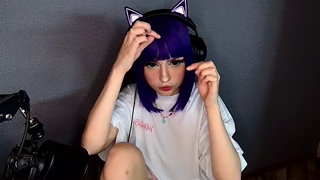 YunaLeaf online show from 06-15-26, 10:23