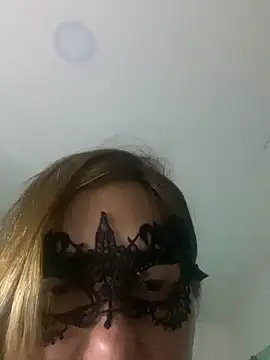 Snapshot of lulupiecitosamor chatting on 06-08-26, 11:43 lulupiecitosamor online show from 06-08-26, 11:43