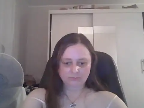 Snapshot of TaylorLovely chatting on 06-27-26, 08:03 TaylorLovely online show from 06-27-26, 08:03
