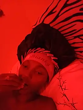 Snapshot of SaInTsUgAr chatting on 06-16-26, 11:18 SaInTsUgAr online show from 06-16-26, 11:18