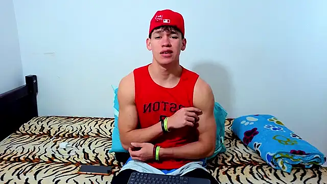 Luke Muscle online show from 06-16-26, 01:25