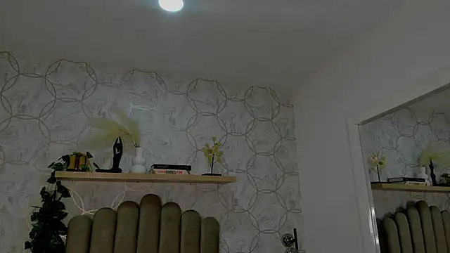 luna bellucci online show from 06-13-26, 11:30