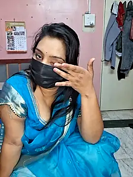Snapshot of Hornyreshma chatting on 06-17-26, 09:45 Hornyreshma online show from 06-17-26, 09:45