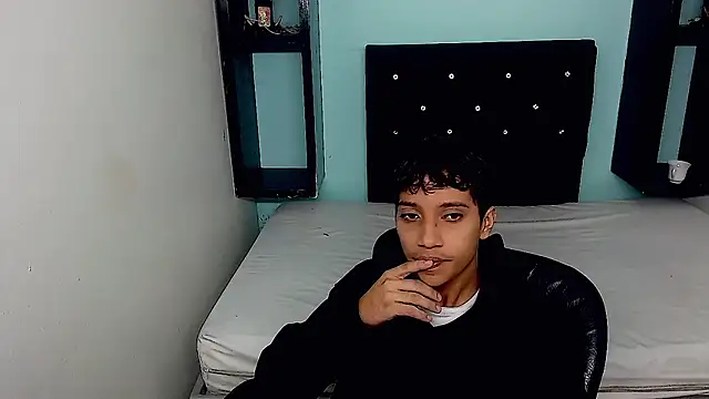 Snapshot of jl_brayan12 chatting on 06-17-26, 04:30 jl brayan12 online show from 06-17-26, 04:30