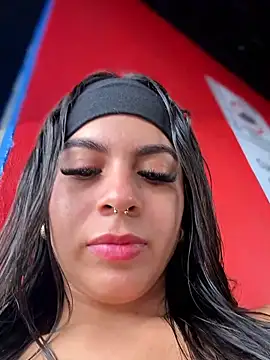 Snapshot of Eveliin__ chatting on 06-07-26, 07:28 Eveliin online show from 06-07-26, 07:28