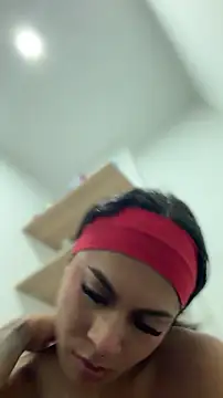 Snapshot of Eveliin__ chatting on 06-22-26, 03:25 Eveliin online show from 06-22-26, 03:25