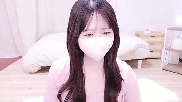 Snapshot of Yuinyaaa chatting on 07-19-26, 07:23 Yuinyaaa online show from 07-19-26, 07:23