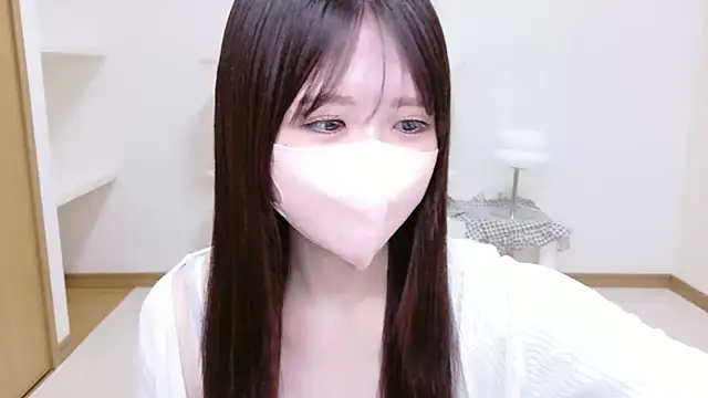 Snapshot of Yuinyaaa chatting on 07-25-26, 07:06 Yuinyaaa online show from 07-25-26, 07:06