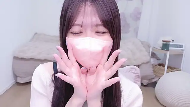 Snapshot of Yuinyaaa chatting on 08-08-26, 01:30 Yuinyaaa online show from 08-08-26, 01:30
