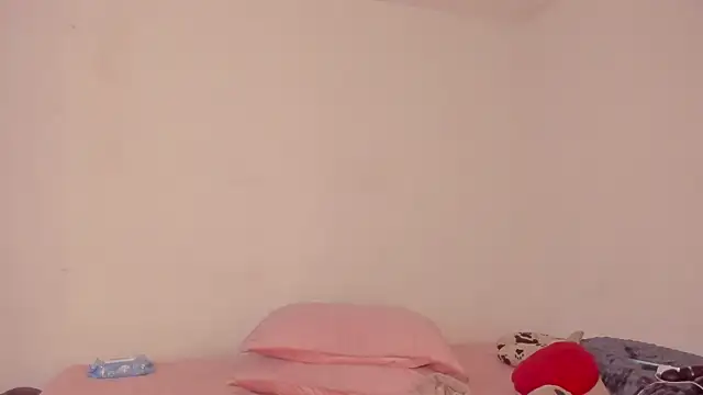 Snapshot of karely_laurent chatting on 05-31-26, 01:58 karely laurent online show from 05-31-26, 01:58