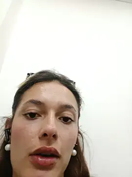 karenarango online show from 06-02-26, 03:58