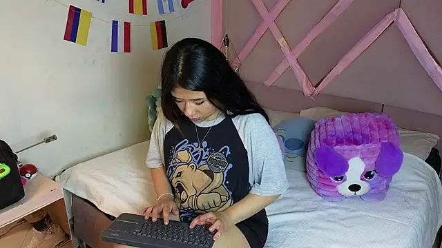 Snapshot of miss_japan_ chatting on 07-13-26, 08:00 miss japan online show from 07-13-26, 08:00