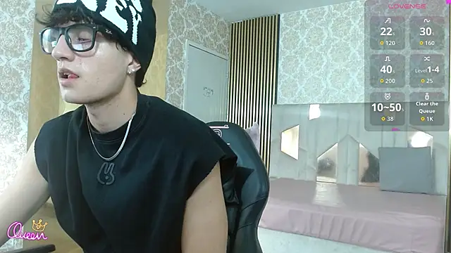 Snapshot of Kyler_tay chatting on 06-09-26, 11:44 Kyler tay online show from 06-09-26, 11:44