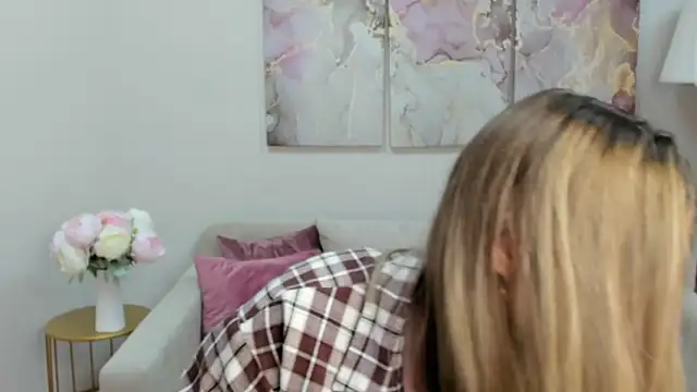 RoxyReignn online show from 06-11-26, 10:08