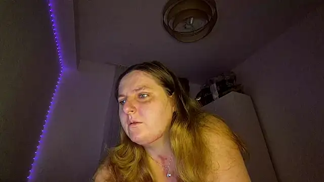 Snapshot of JessicaBake chatting on 07-20-26, 01:42 JessicaBake online show from 07-20-26, 01:42