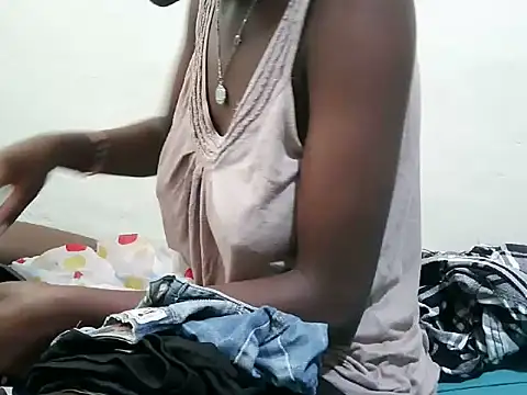 petite lovy online show from 07-18-26, 09:35