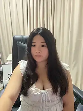 Luckysisi-s online show from 06-05-26, 01:39