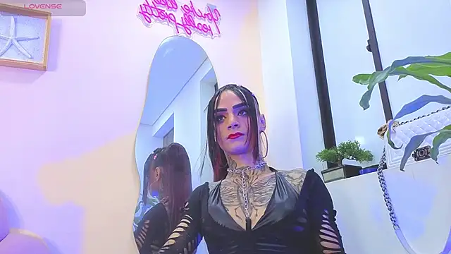 Snapshot of katrina_blaze chatting on 06-19-26, 10:46 katrina blaze online show from 06-19-26, 10:46