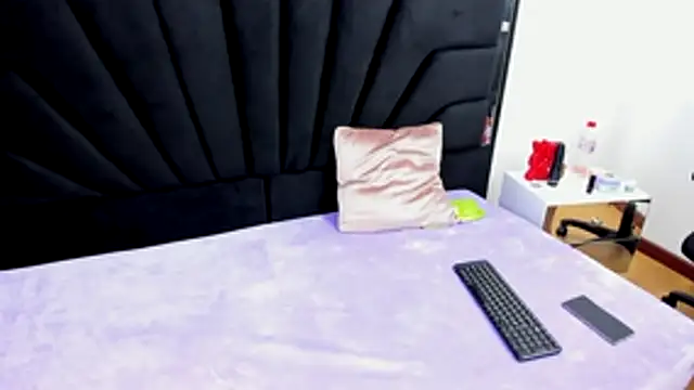 SweetVenomMilf online show from 06-27-26, 06:57